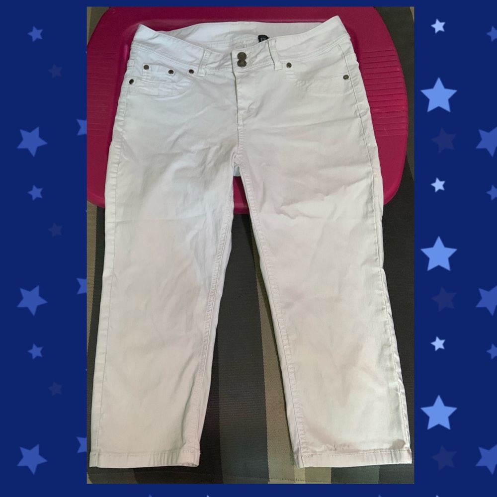 Fransa size 12 white Capri pants